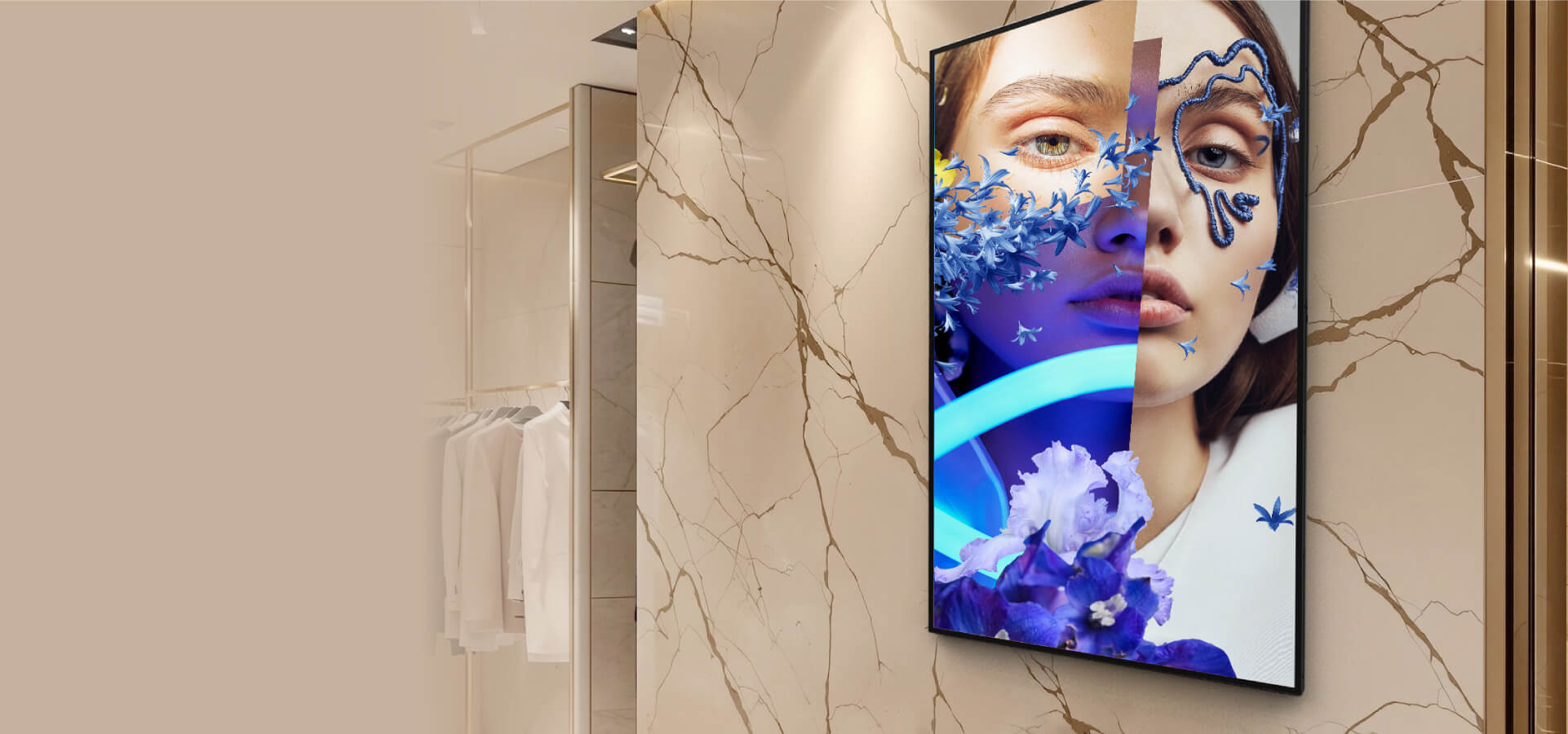 Wall-Mounted 
Digital Signage